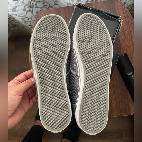 Vans - Picture 3 of 3